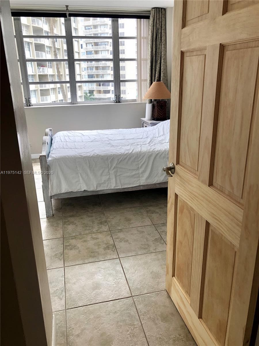 1408 Brickell Bay Dr 404 photo 18