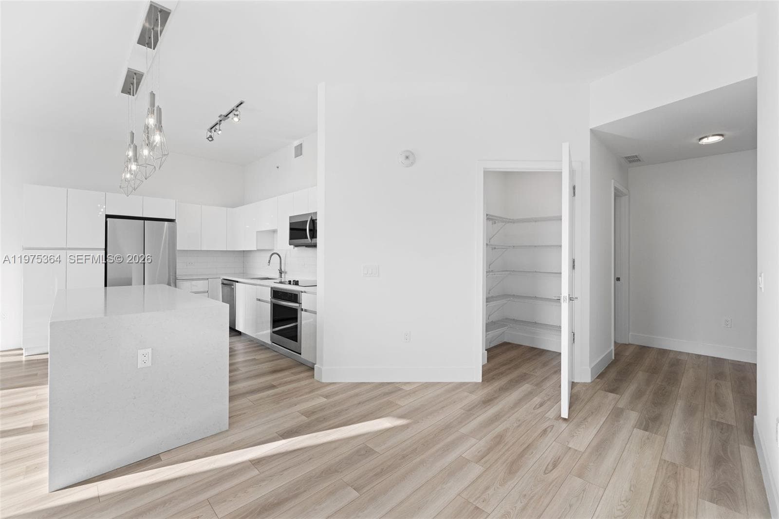 101 Diplomat Pkwy 1211 photo 12