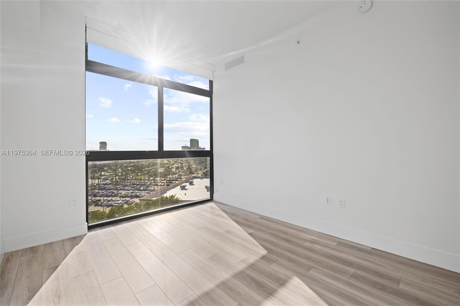 101 Diplomat Pkwy 1211 photo 19