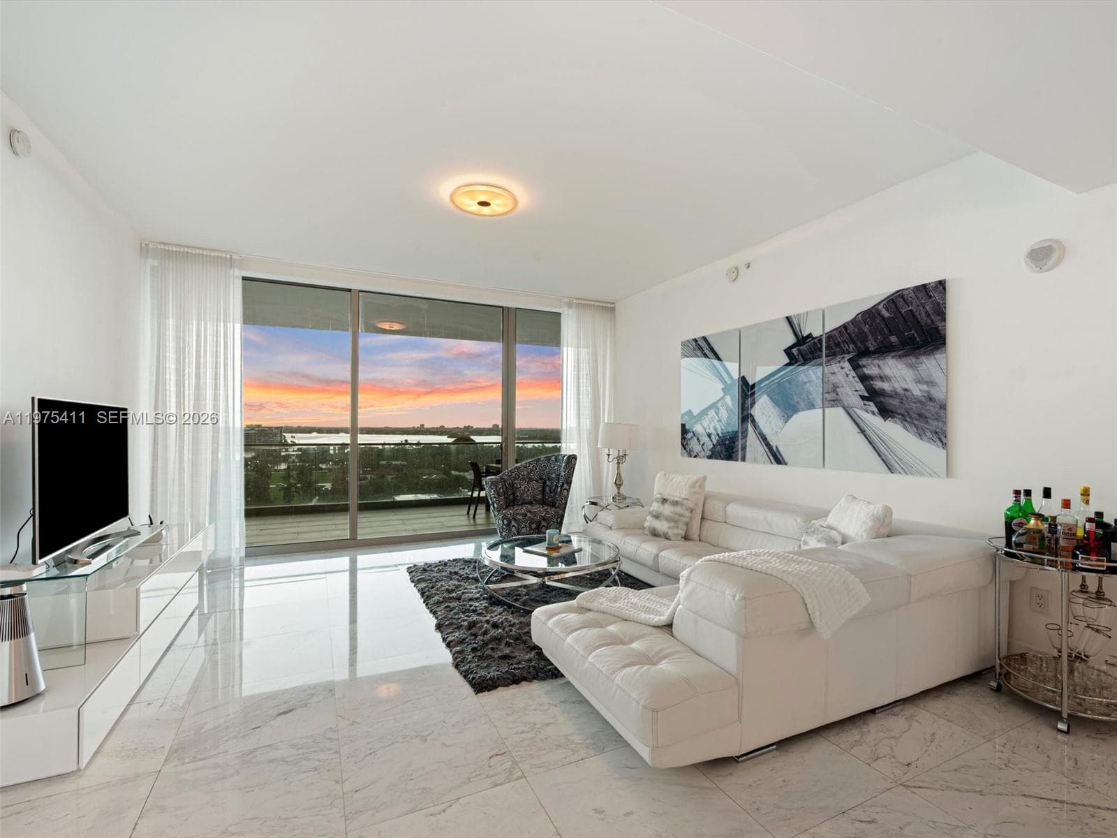 10203 Collins Ave 1105 photo 2