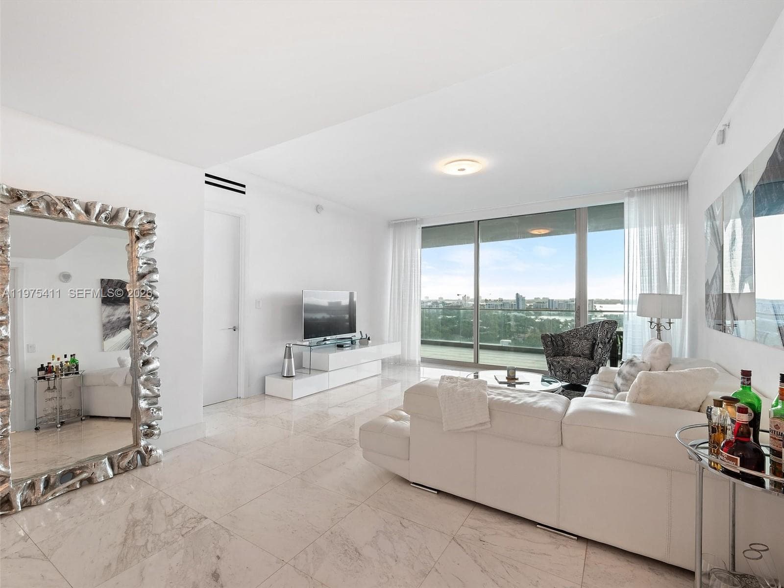 10203 Collins Ave 1105 photo 3