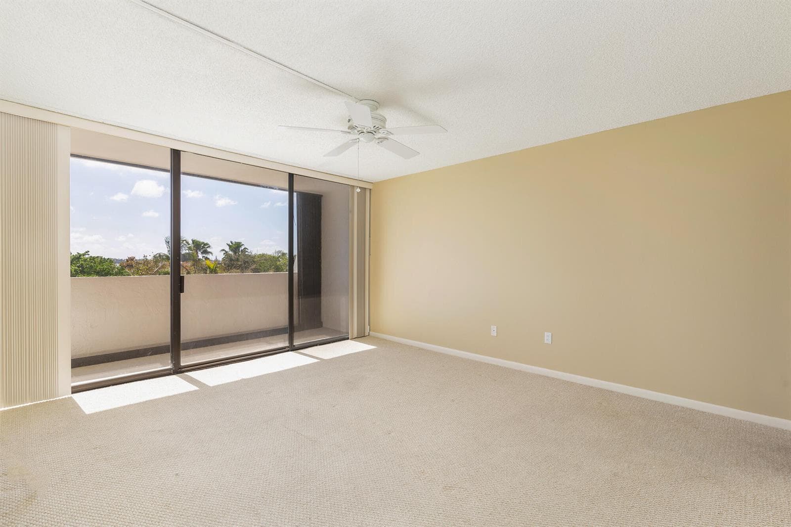 5200 N Flagler Drive 404 photo 9