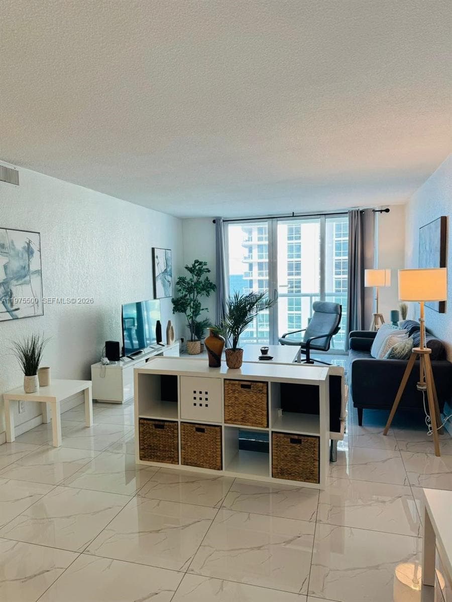 3901 S Ocean Dr 10G photo 4