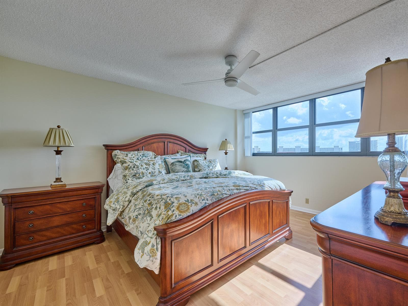 336 Golfview Road 605 photo 13