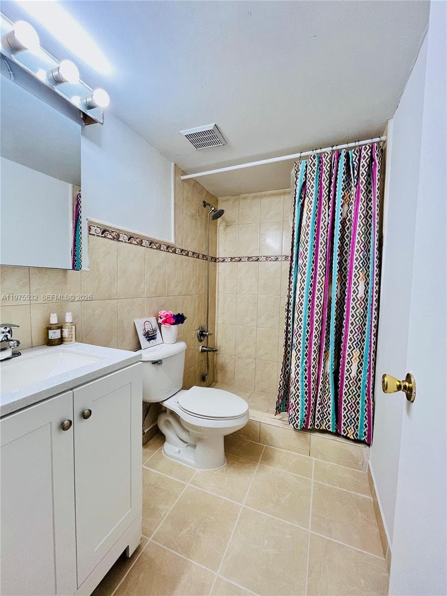4721 NW 7th St 102-12 photo 4