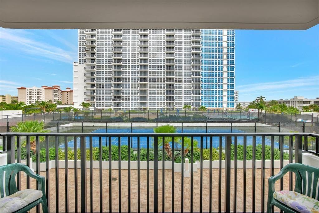 525 N Ocean Boulevard 522 photo 16