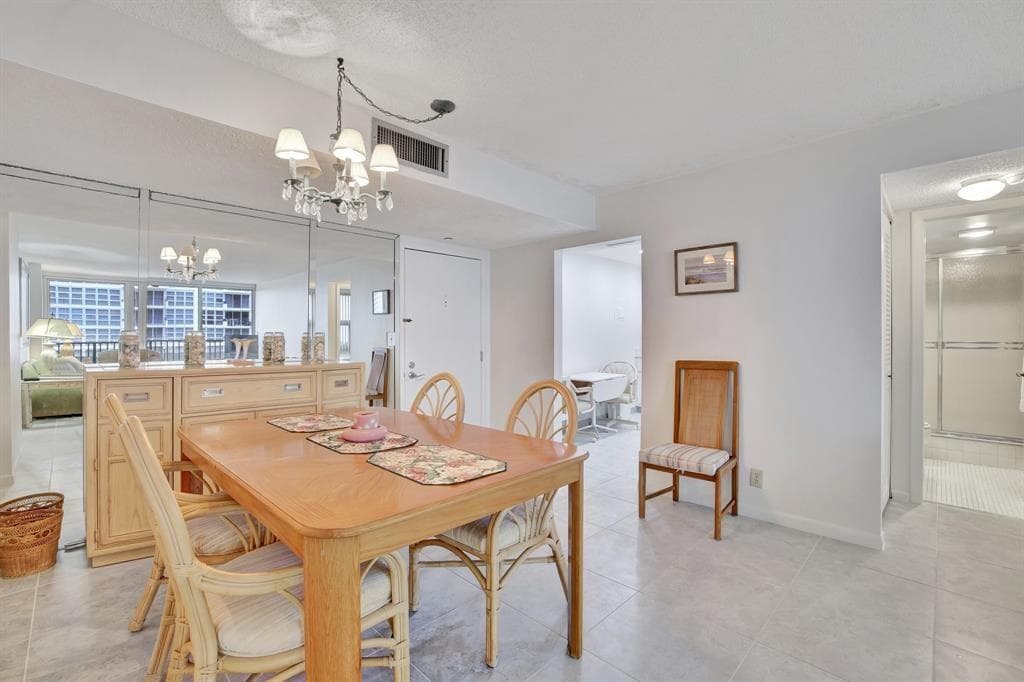 525 N Ocean Boulevard 522 photo 7