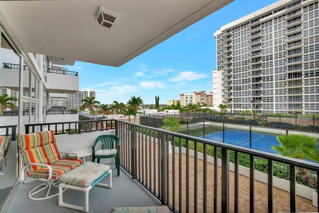 525 N Ocean Boulevard 522 photo 15