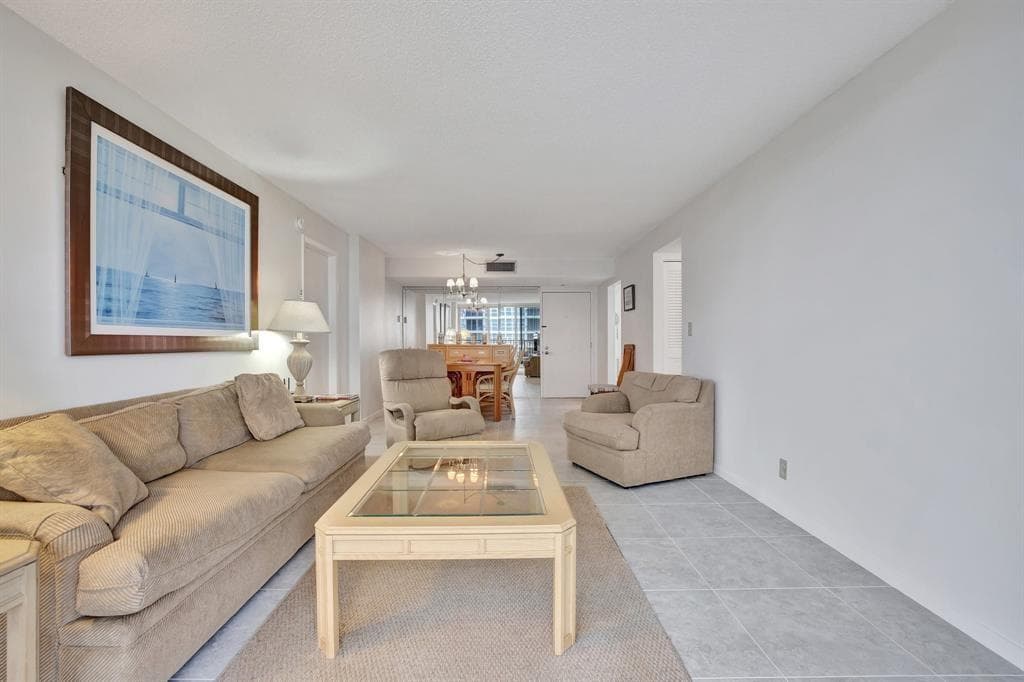 525 N Ocean Boulevard 522 photo 8