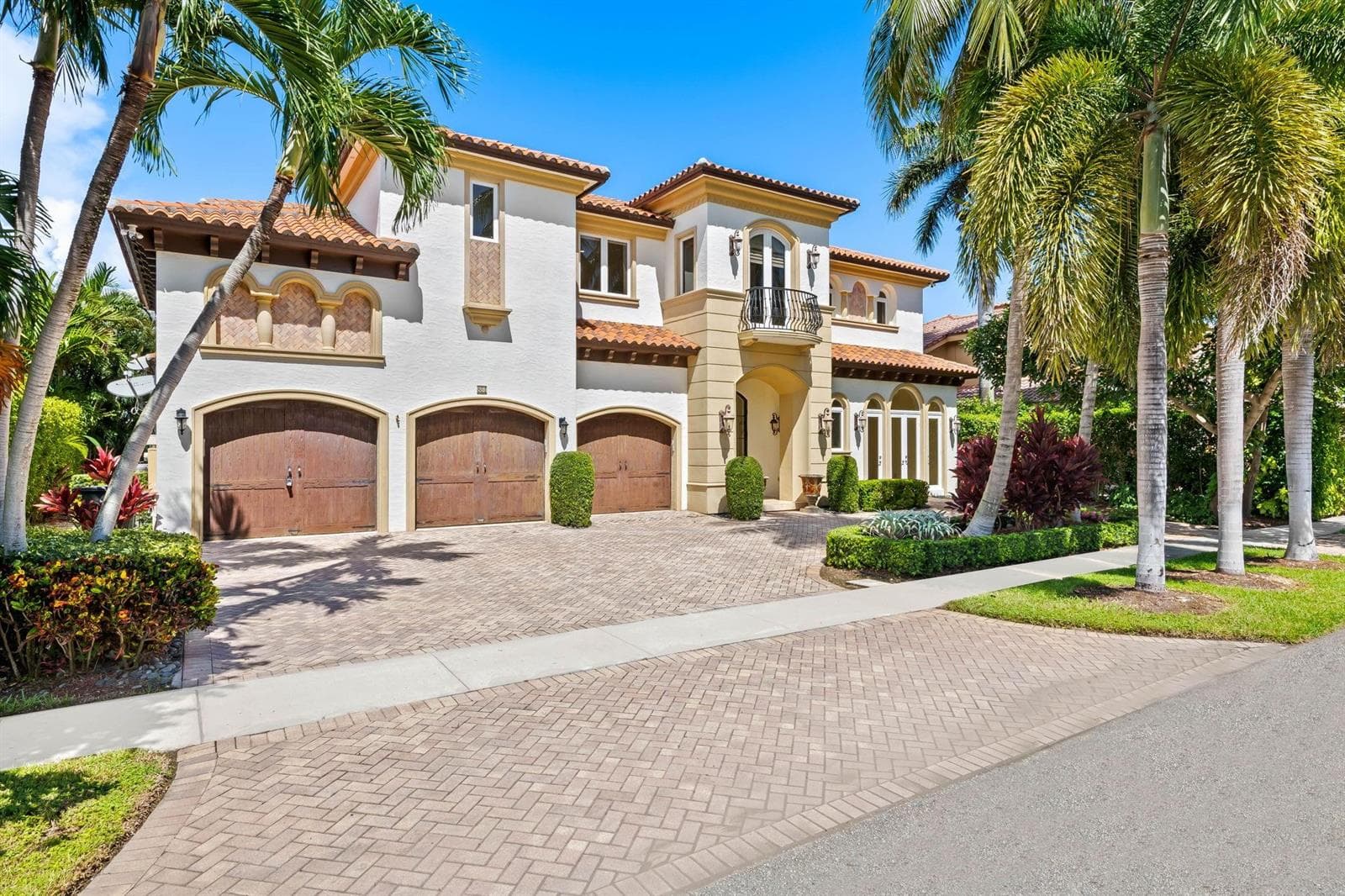 861 Nafa Drive photo 2