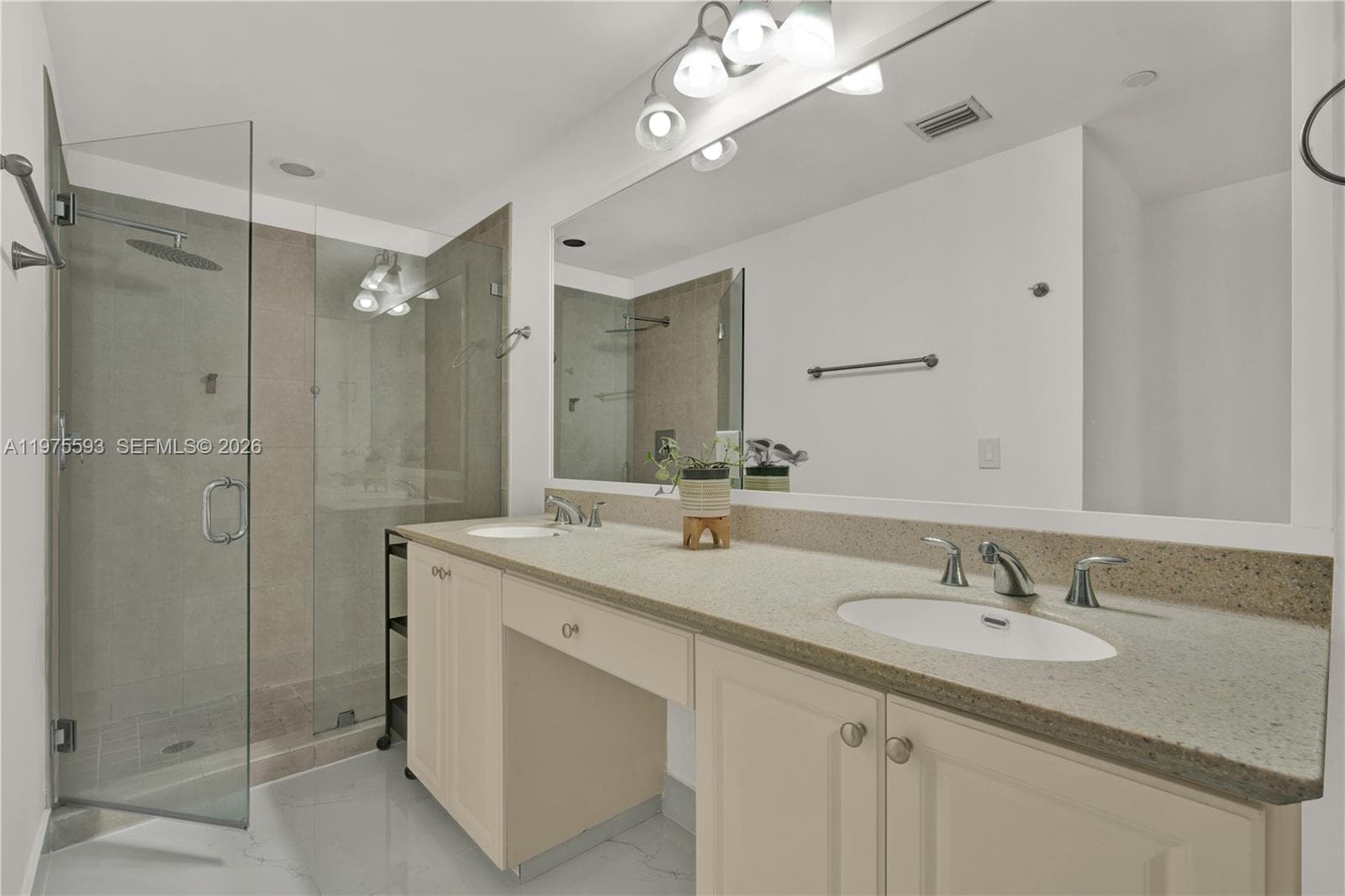 3340 NE 190th St 1108 photo 16