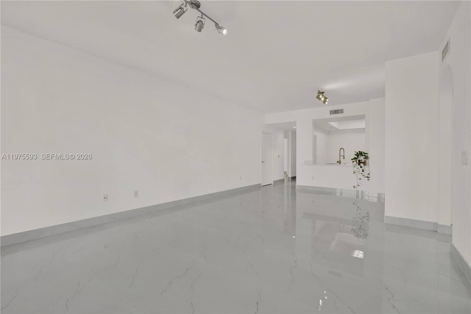 3340 NE 190th St 1108 photo 7