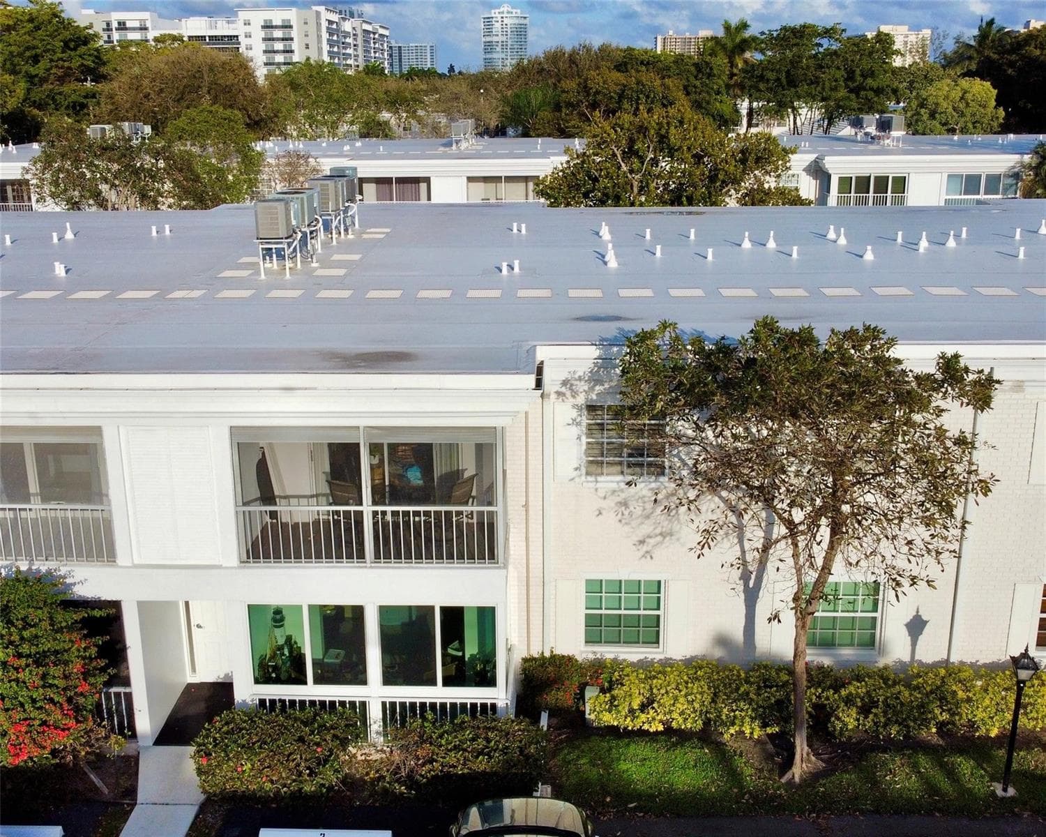 6405 Bay Club Drive 4 photo 2