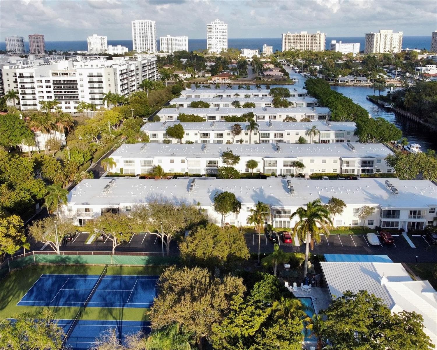 6405 Bay Club Drive 4 photo 1