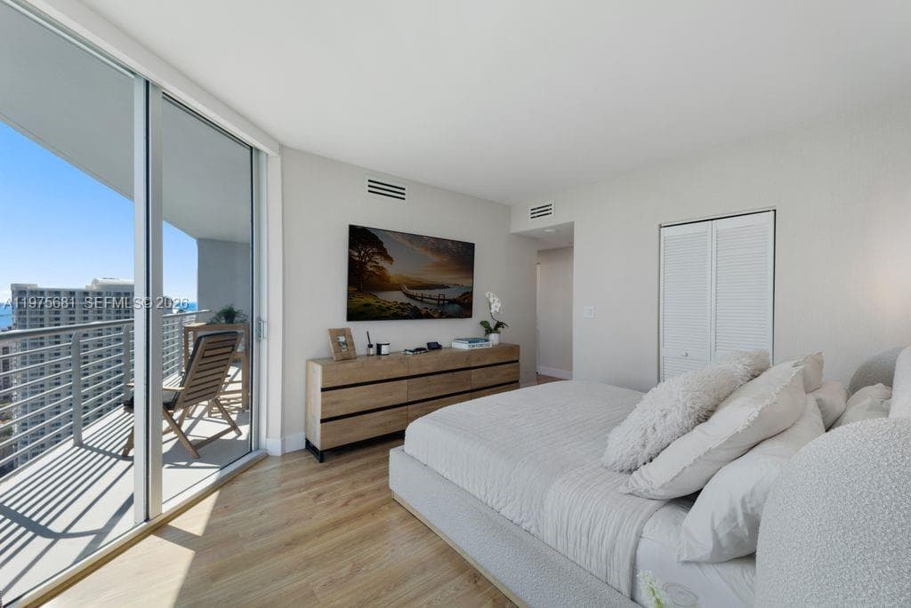 335 S Biscayne Blvd 3012 photo 16