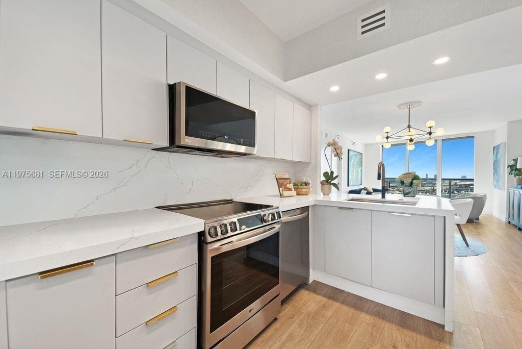 335 S Biscayne Blvd 3012 photo 7