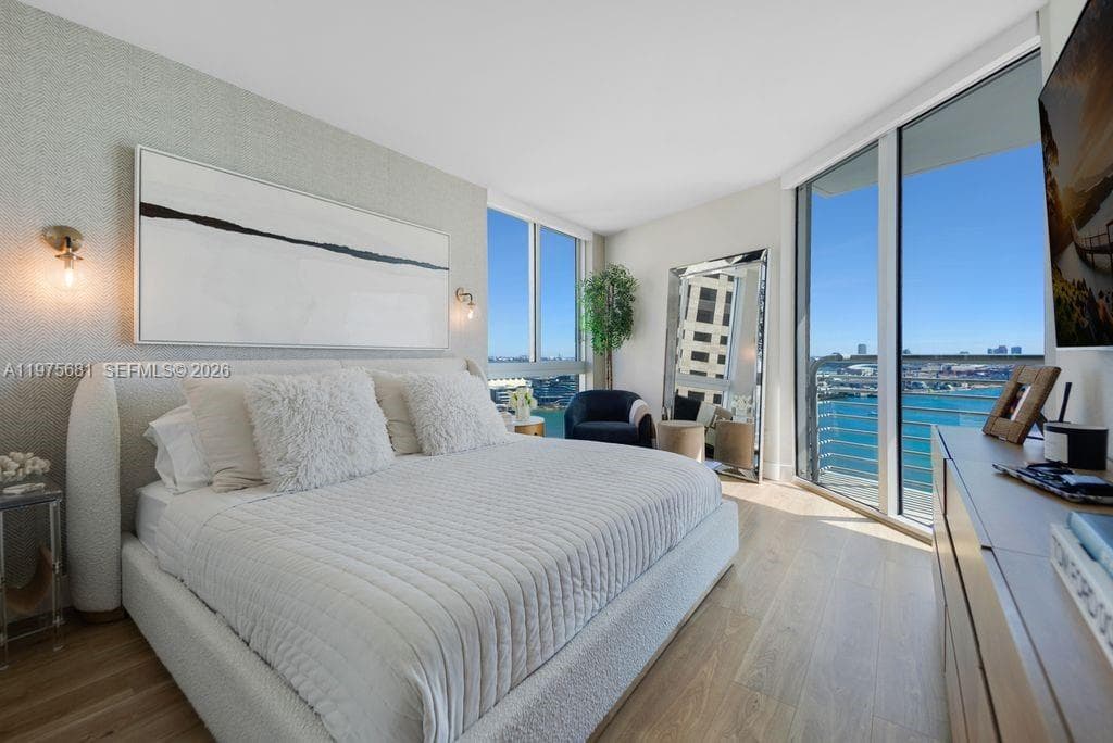 335 S Biscayne Blvd 3012 photo 14