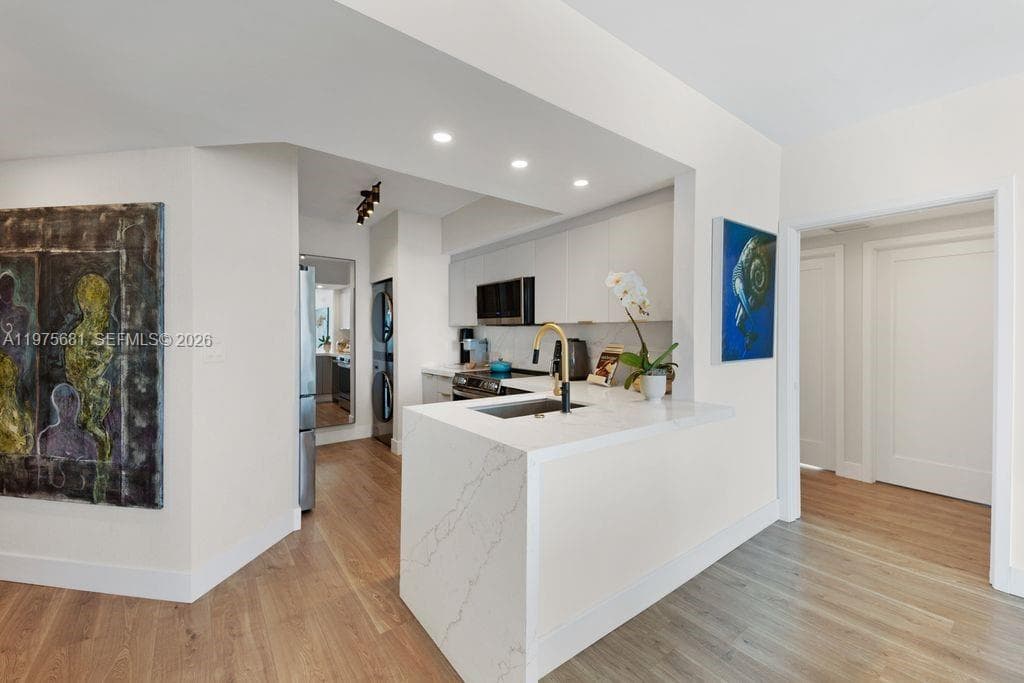 335 S Biscayne Blvd 3012 photo 4