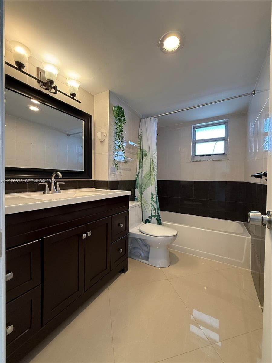 2101 Ocean Dr 1201 photo 19