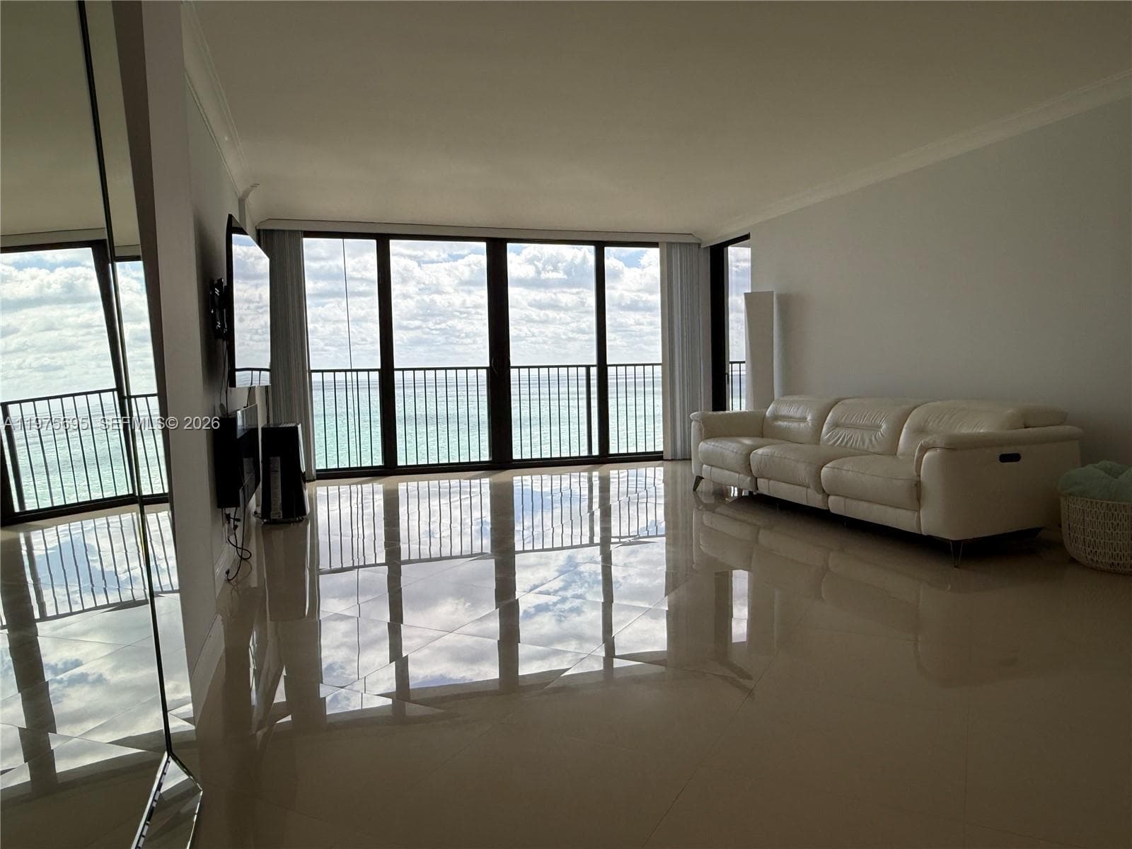 2101 Ocean Dr 1201 photo 4