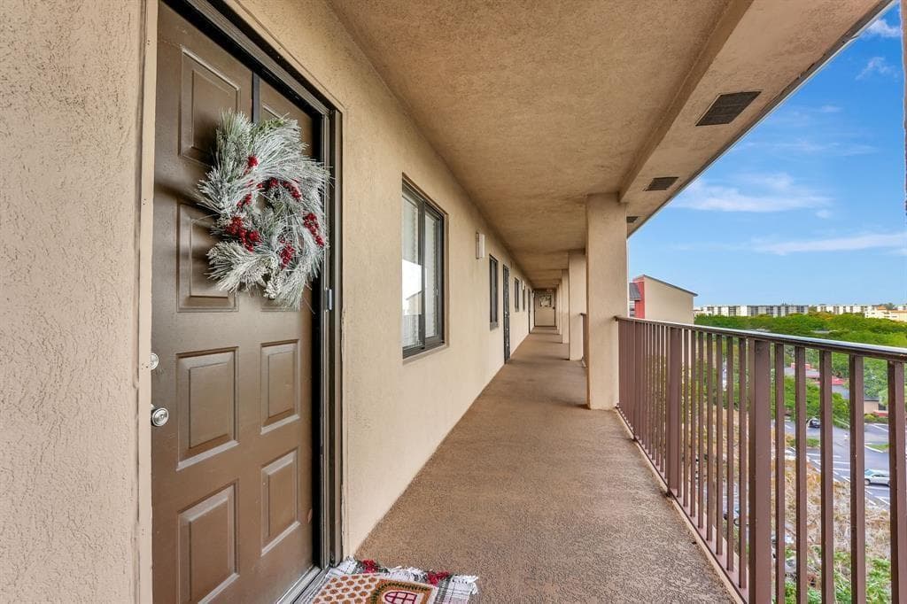 2200 S Cypress Bend Drive 905 photo 22