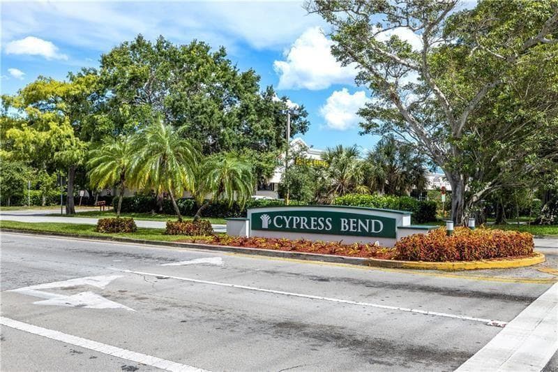 2200 S Cypress Bend Drive 905 photo 25