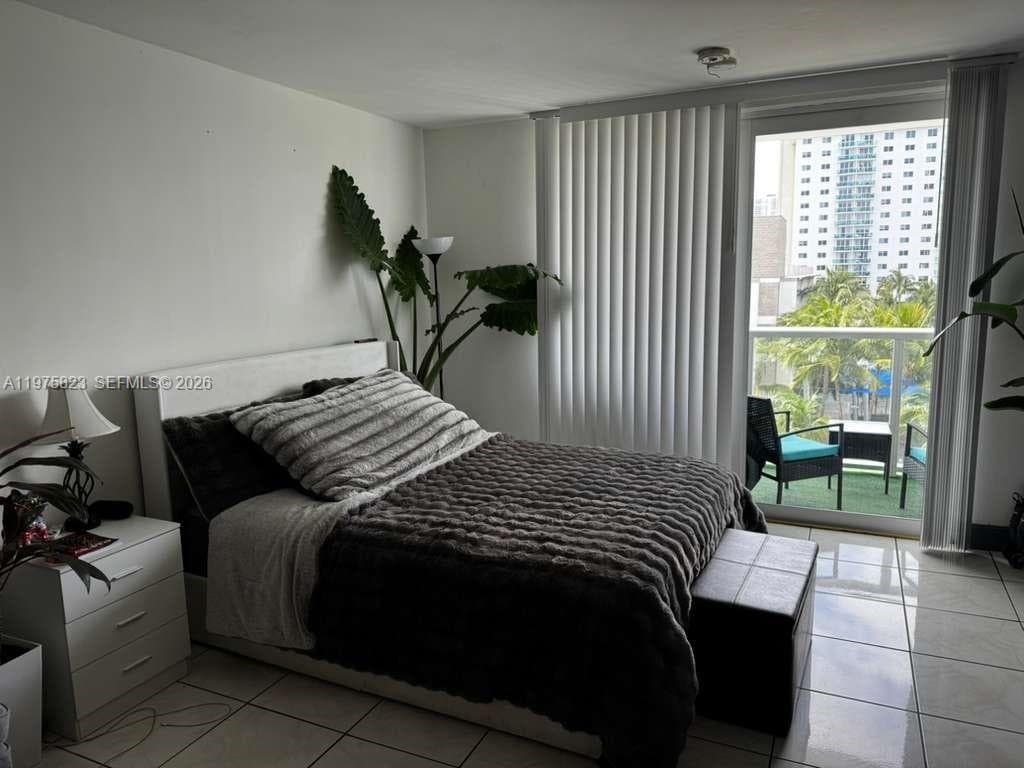 19201 COLLINS AV 432 photo 22
