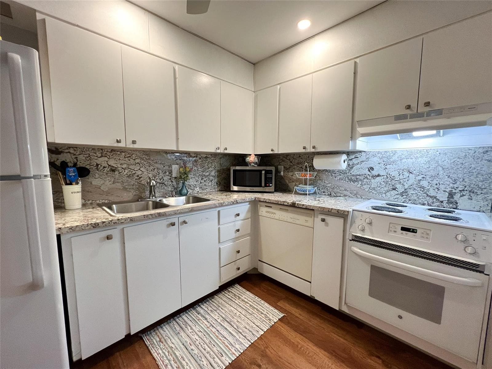 6239 Bay Club Drive 1 photo 5