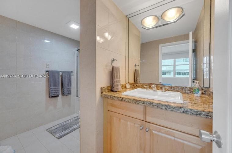 999 Brickell Bay Dr 2007 photo 7
