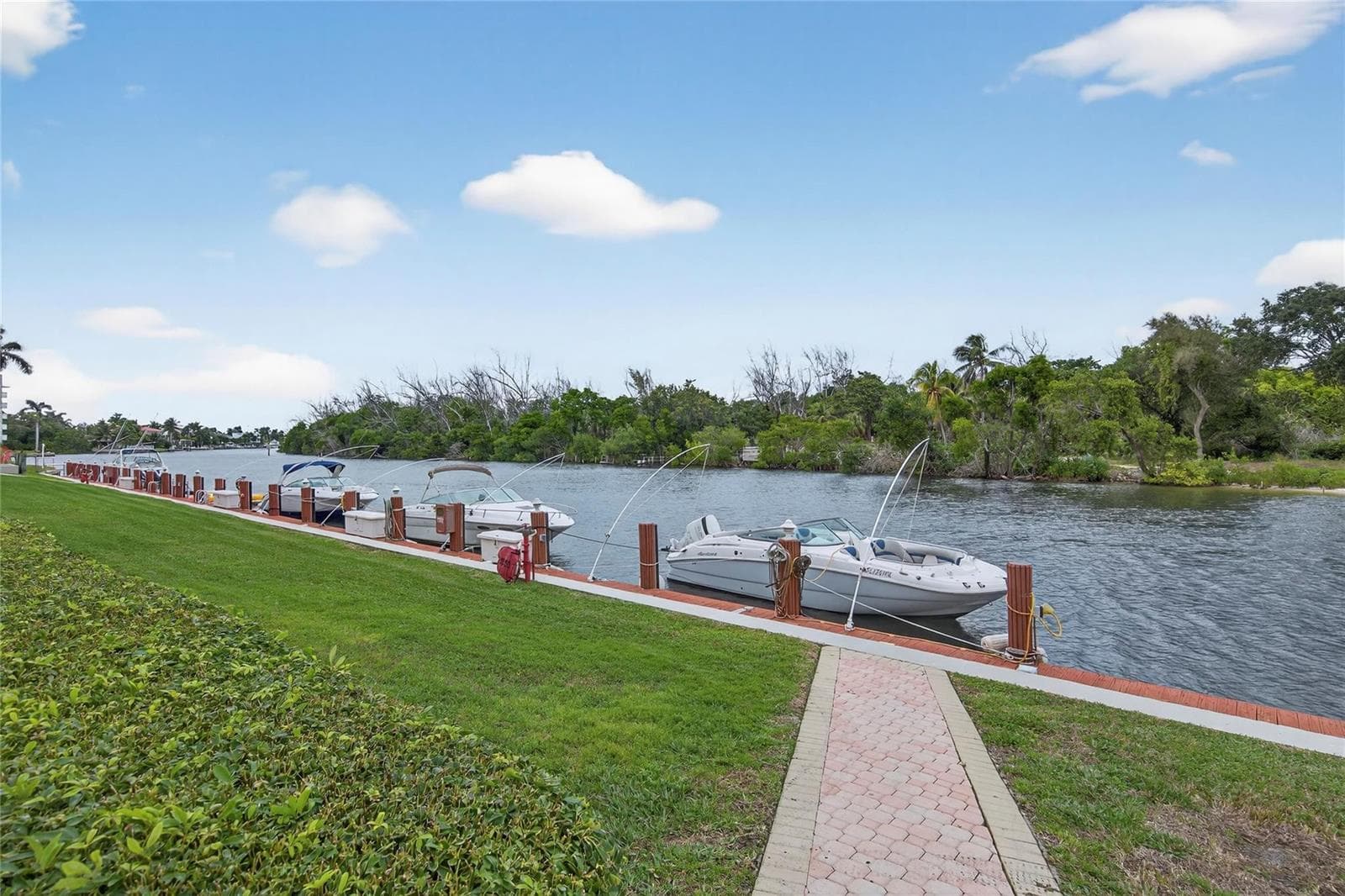 1629 Riverview Road 521 photo 24