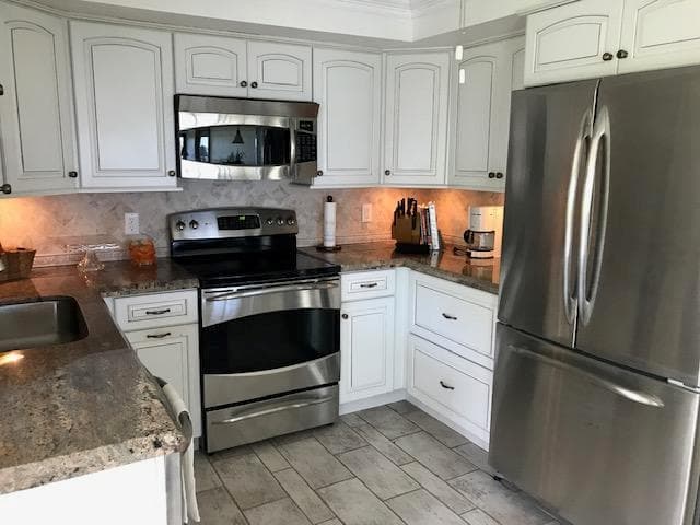 1640 Twelve Oaks Way 101 photo 6