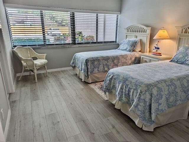 1640 Twelve Oaks Way 101 photo 12