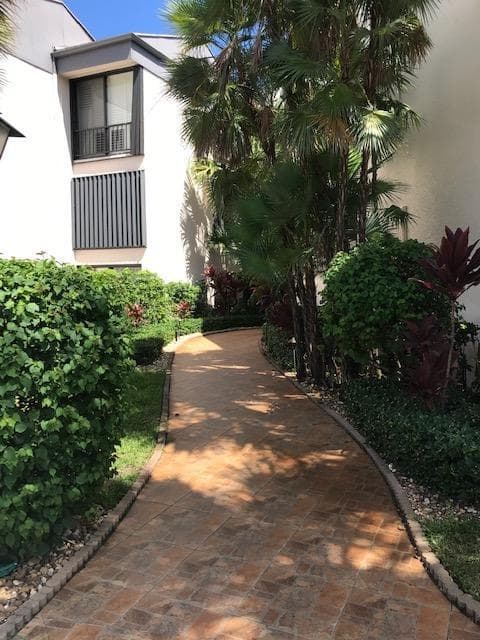 1640 Twelve Oaks Way 101 photo 3