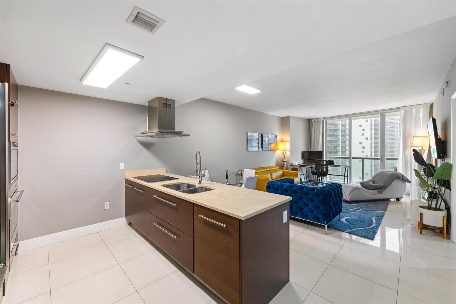 485 Brickell Avenue 2506 photo 2
