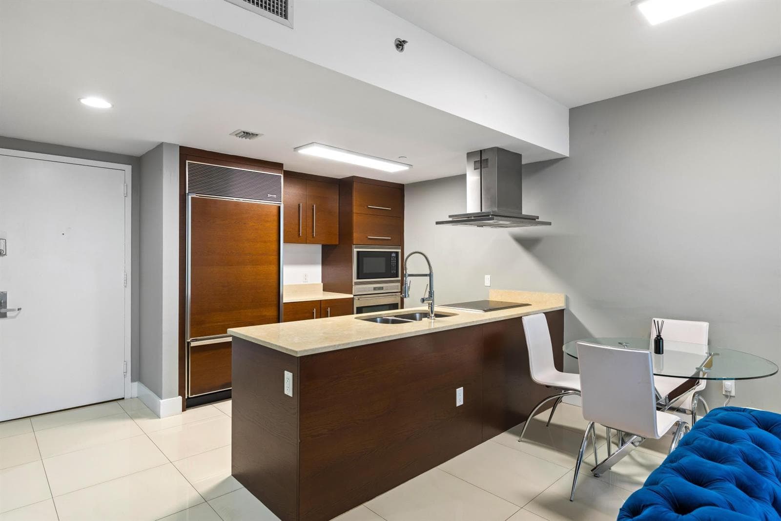 485 Brickell Avenue 2506 photo 7
