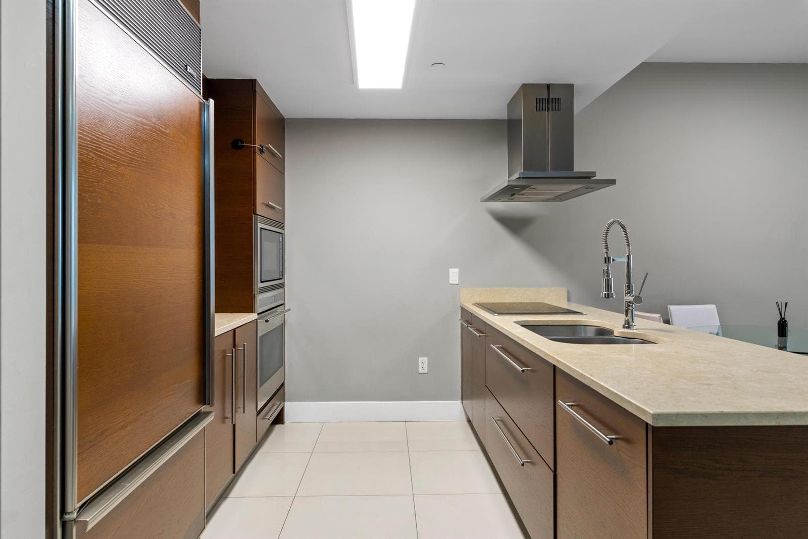 485 Brickell Avenue 2506 photo 3