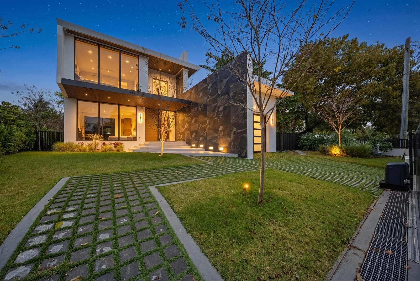 930 S Shore Drive 2