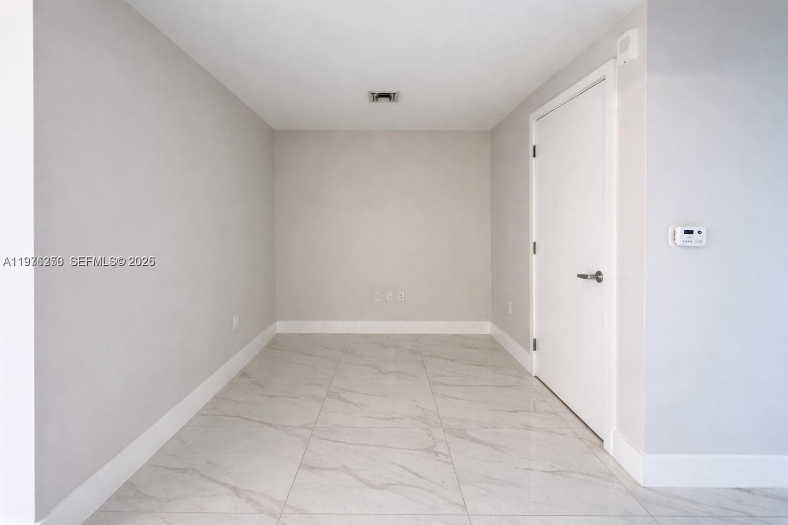 16385 Biscayne Blvd 1102 photo 17