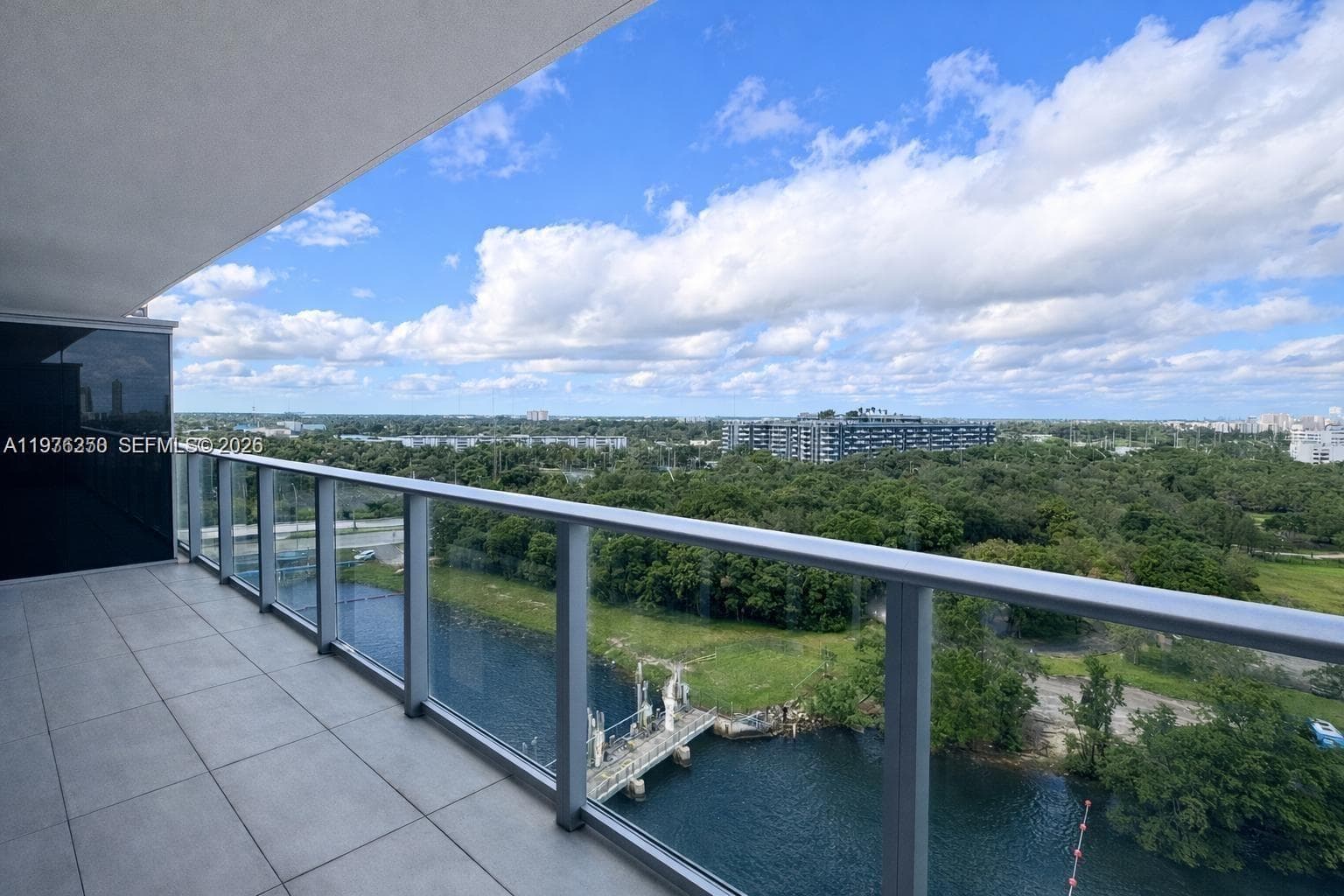 16385 Biscayne Blvd 1102 photo 16