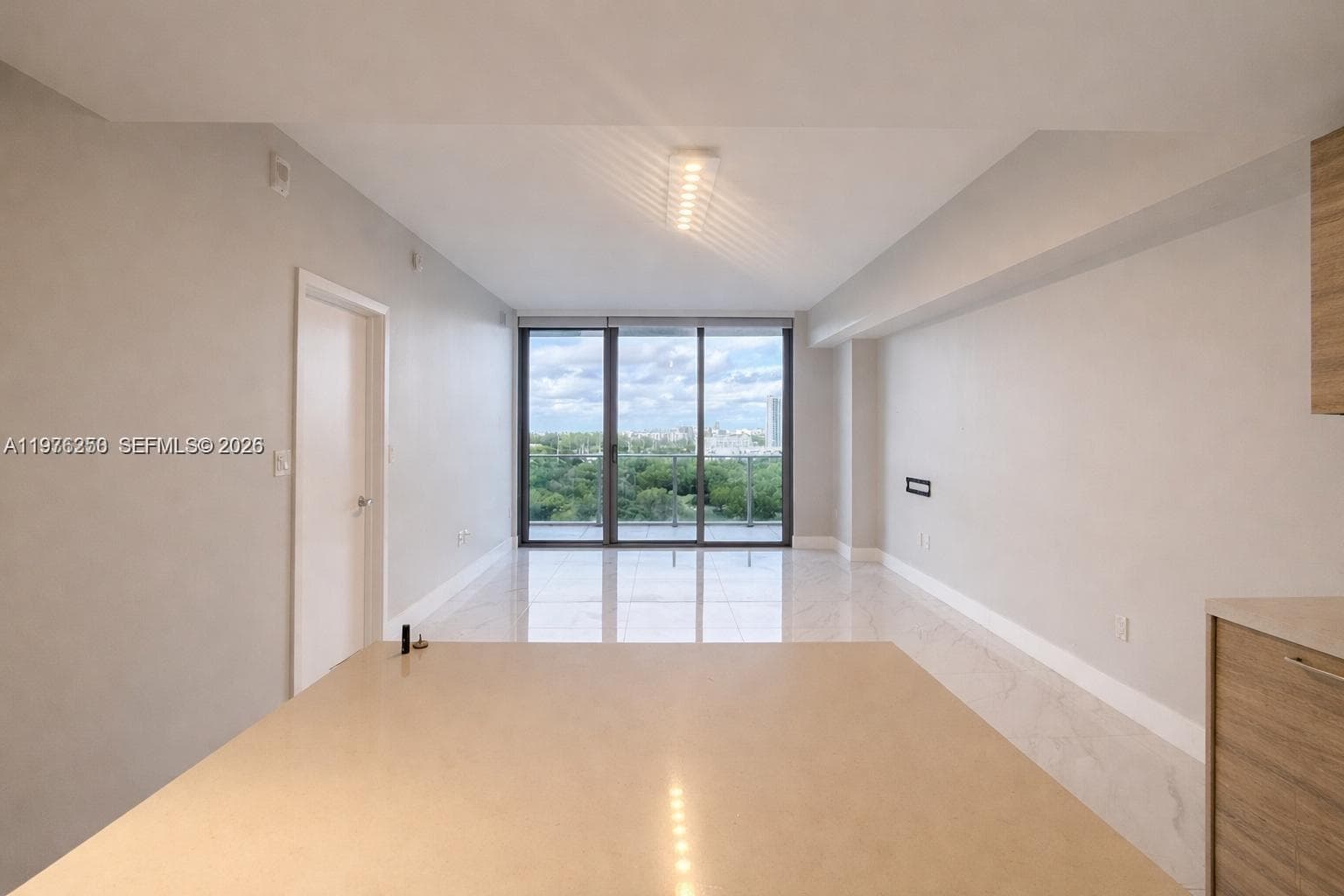 16385 Biscayne Blvd 1102 photo 3