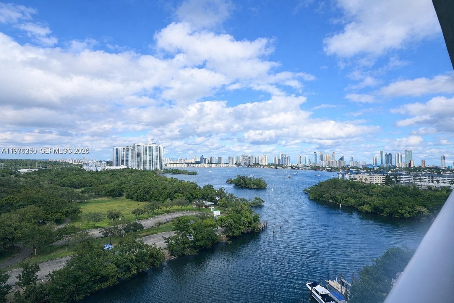 16385 Biscayne Blvd 1102 photo 24
