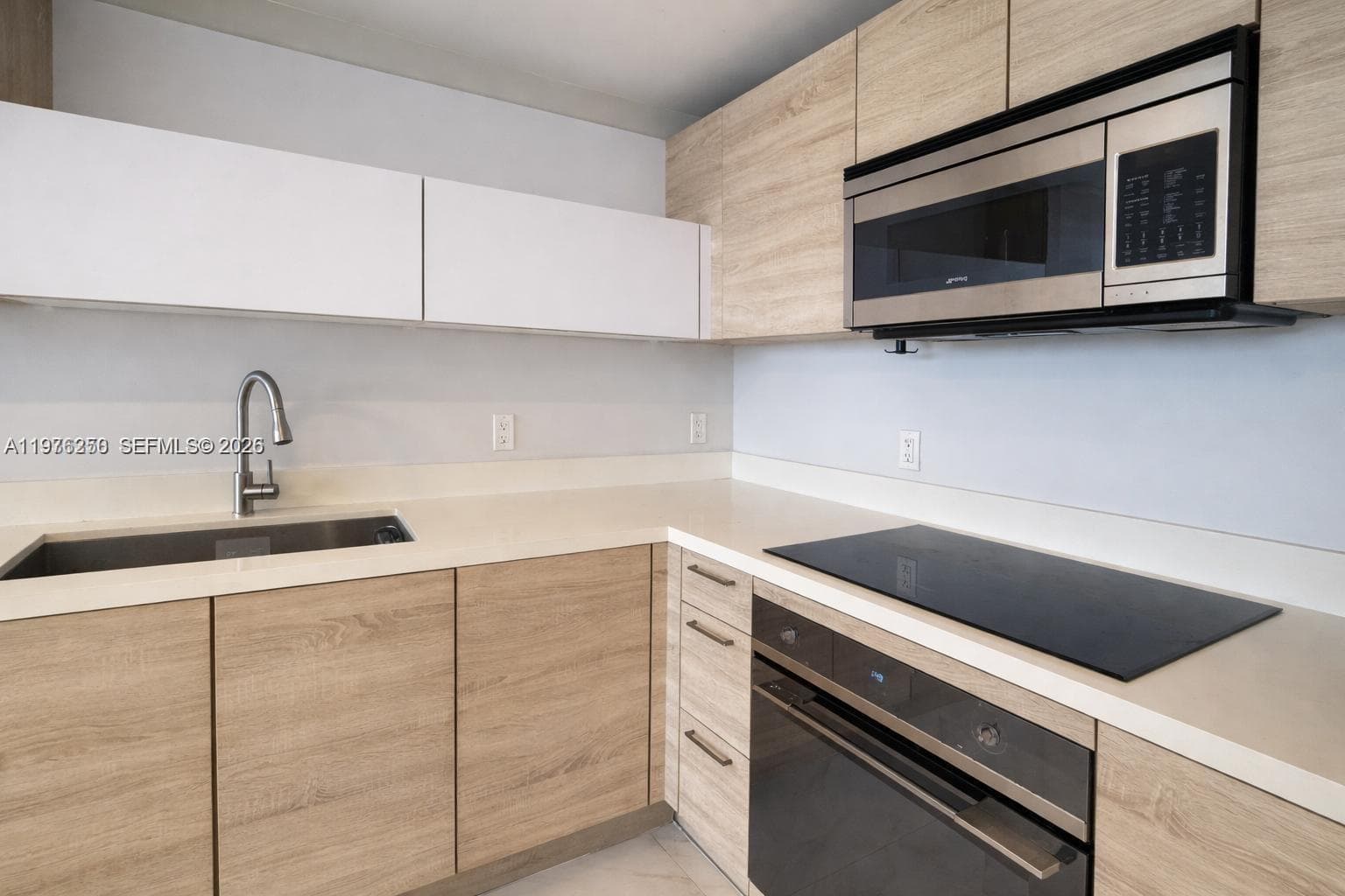 16385 Biscayne Blvd 1102 photo 10