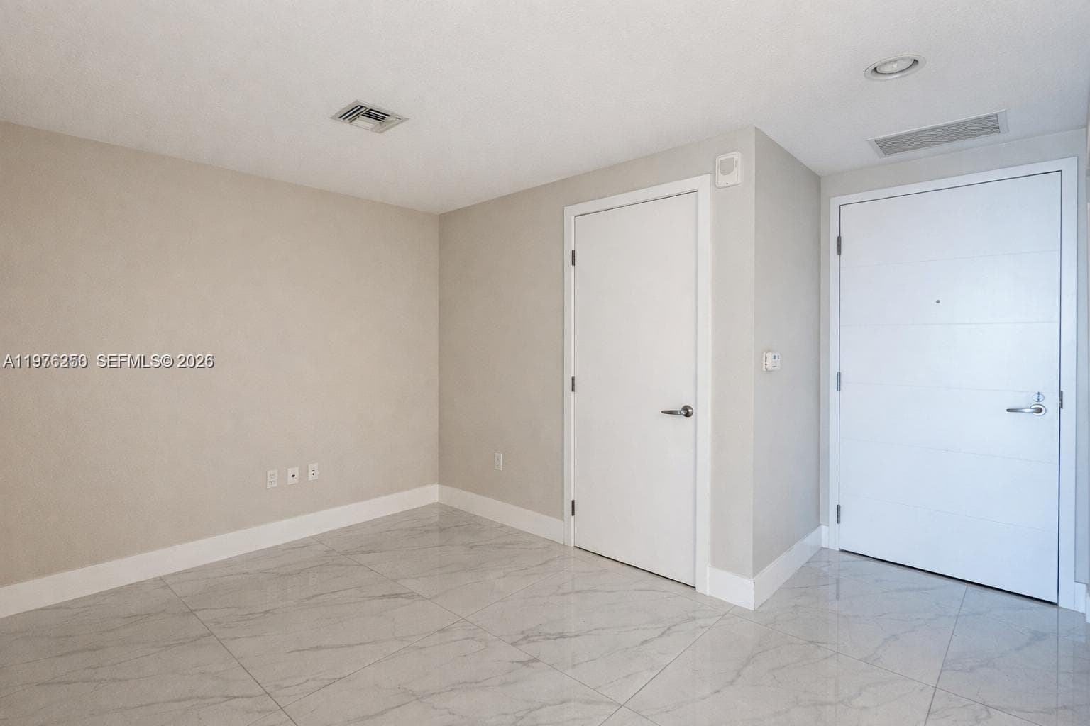 16385 Biscayne Blvd 1102 photo 18