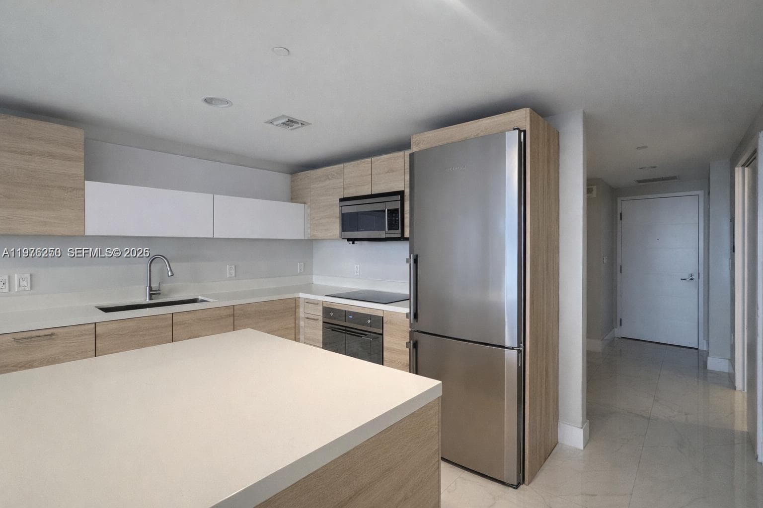 16385 Biscayne Blvd 1102 photo 8