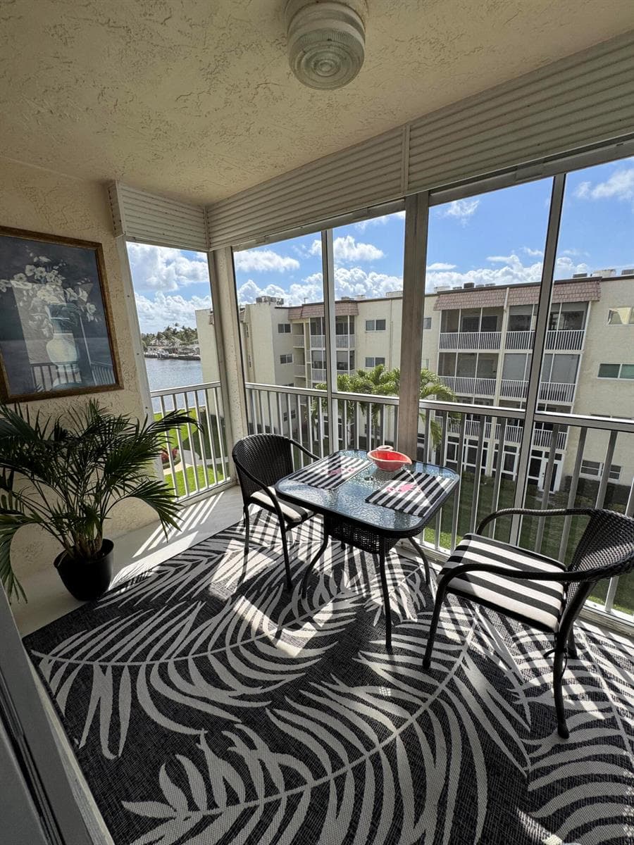650 Snug Harbor Drive G407 photo 18