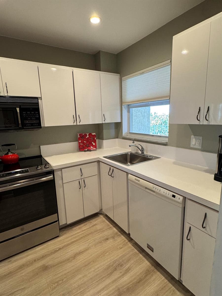 650 Snug Harbor Drive G407 photo 4