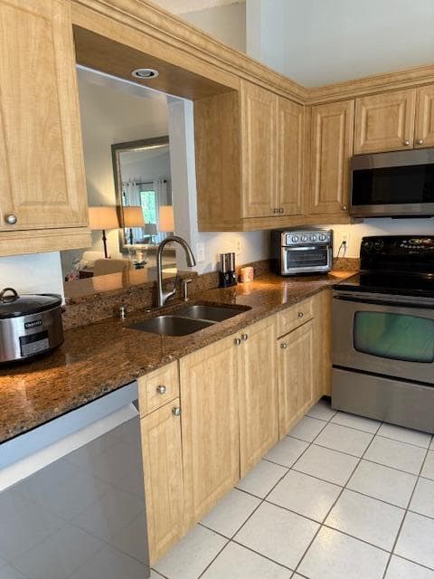 8025 Whispering Palm Drive photo 8