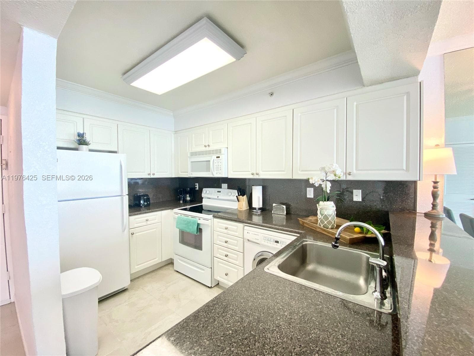 2501 Ocean Dr 1104 photo 9