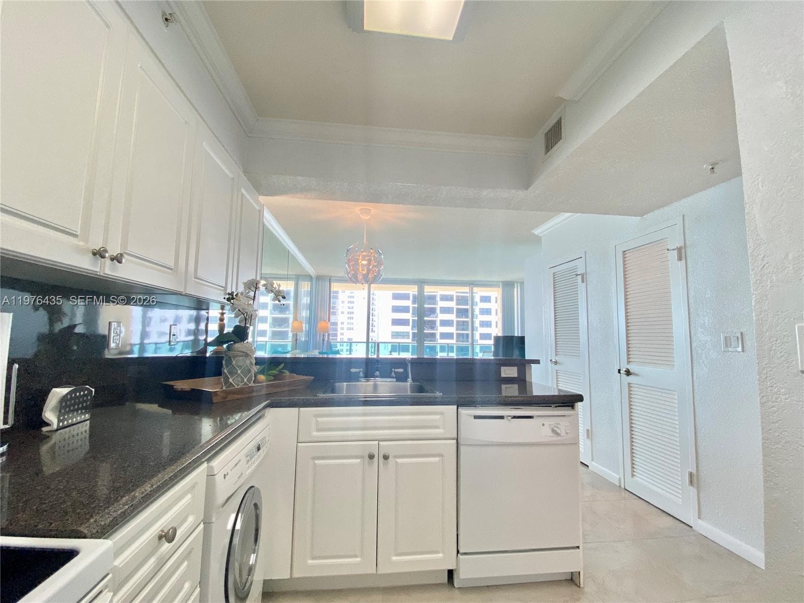 2501 Ocean Dr 1104 photo 11