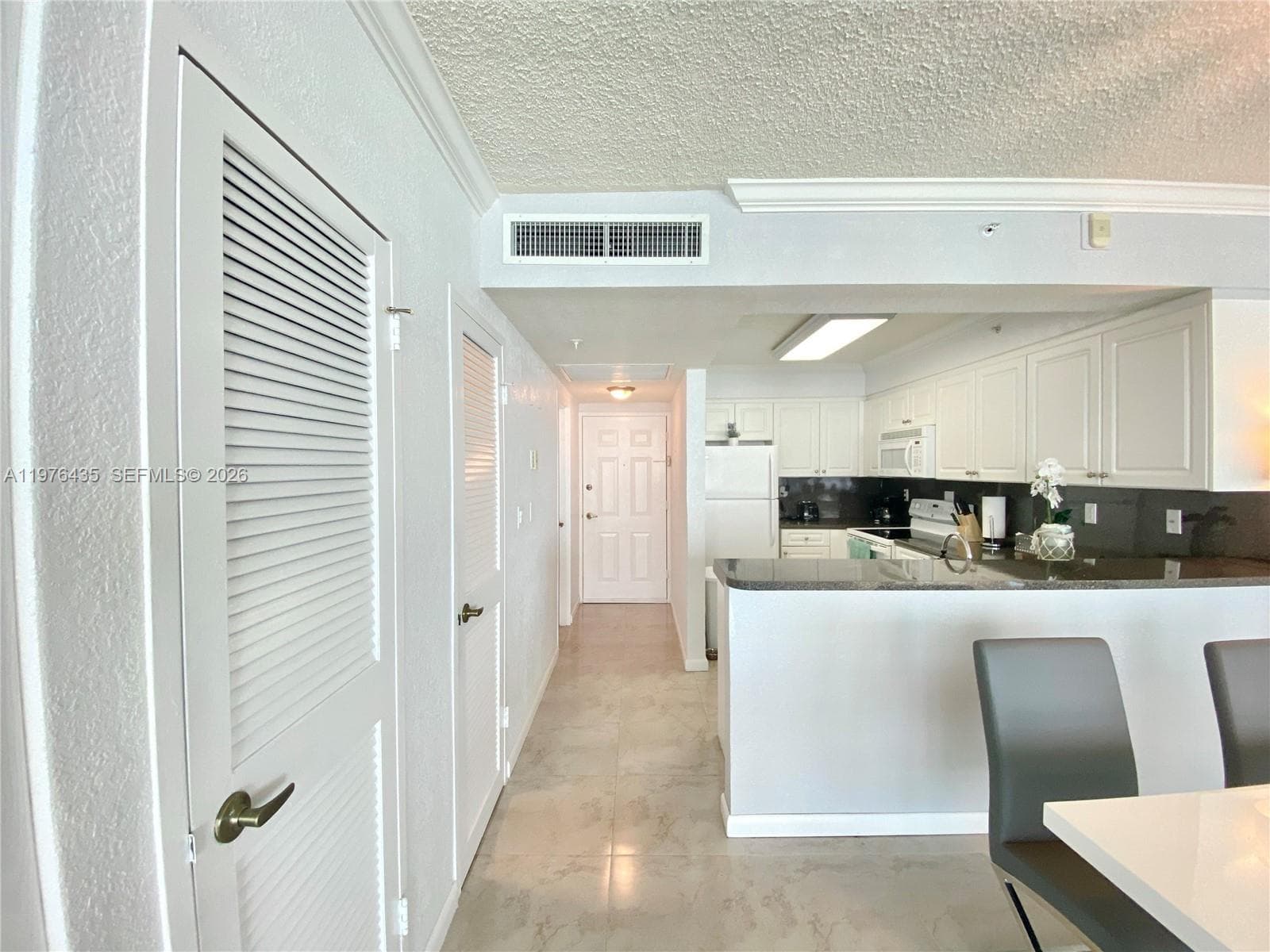 2501 Ocean Dr 1104 photo 8